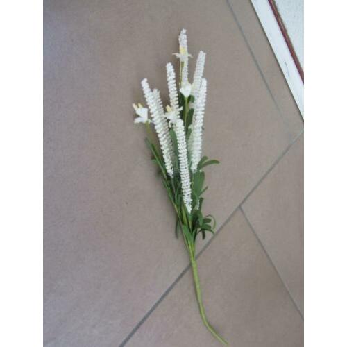 Witte kunst bloem
