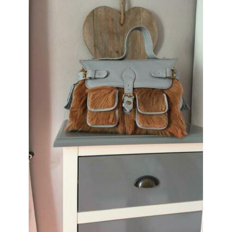 Luxe nieuwe tas van dik rundleer met koeienhuid Cha.