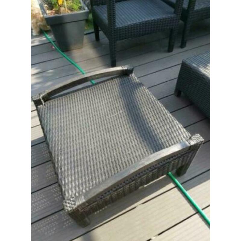 4 heerlijke lounge stoelen en voeten bank wicker met hout