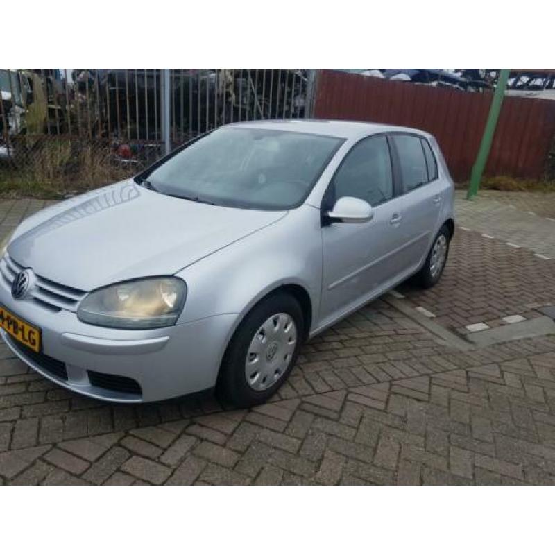 Volkswagen Golf 1.6 16V FSI met nieuwe apk