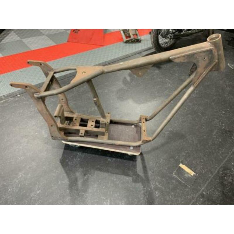 Lowtail frame Harley zonder kenteken incl achterbrug