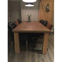 Mooie eiken tafel