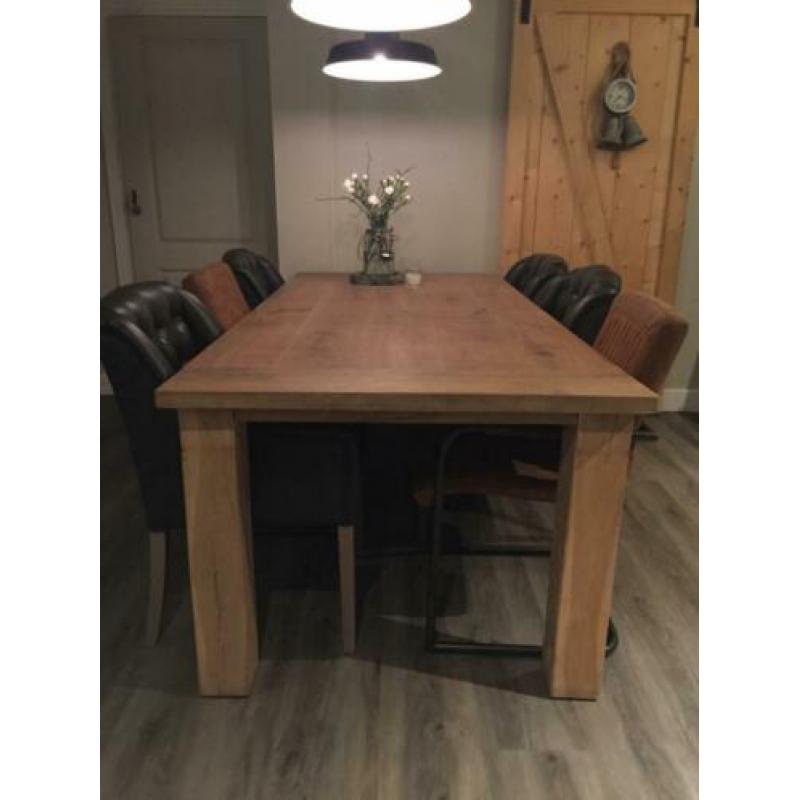 Mooie eiken tafel