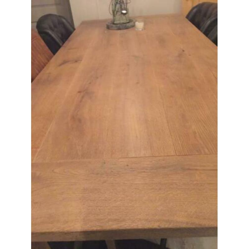 Mooie eiken tafel