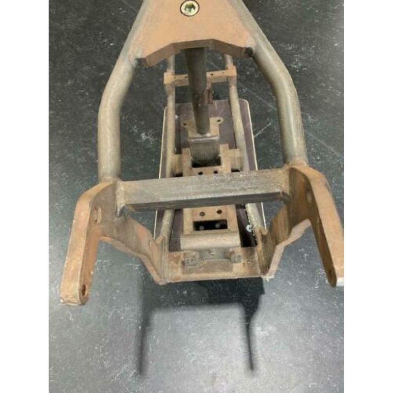 Lowtail frame Harley zonder kenteken incl achterbrug