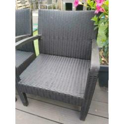 4 heerlijke lounge stoelen en voeten bank wicker met hout