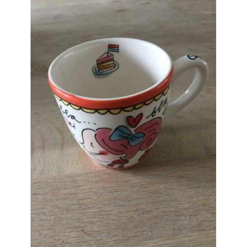 Blond Amsterdam koffie kopje bla bla rood