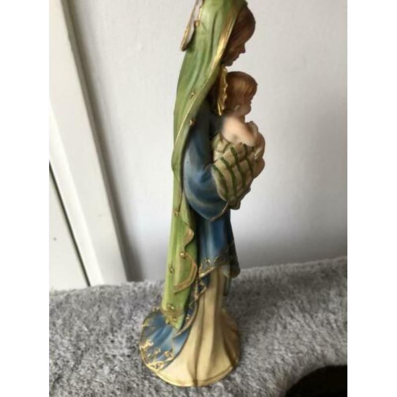 Maria beeldje 20 cm kroontje is helaas afgebroken