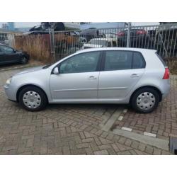 Volkswagen Golf 1.6 16V FSI met nieuwe apk
