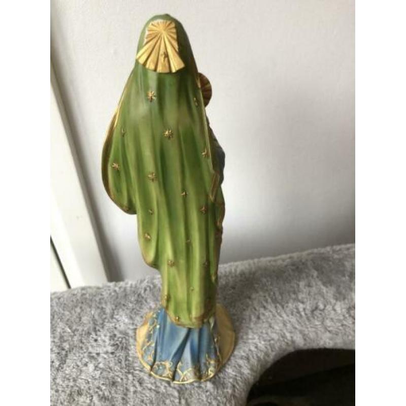 Maria beeldje 20 cm kroontje is helaas afgebroken