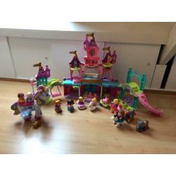 Vtech vrolijke vriendjes droomkasteel en heel veel accessoir