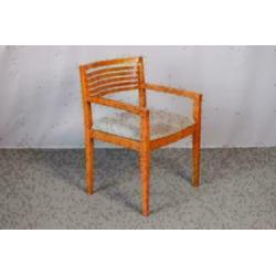 12 Knoll Ricchio stoelen bij TheReSales