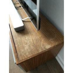 Vintage ladenkast uit drukkerij, tv-kast
