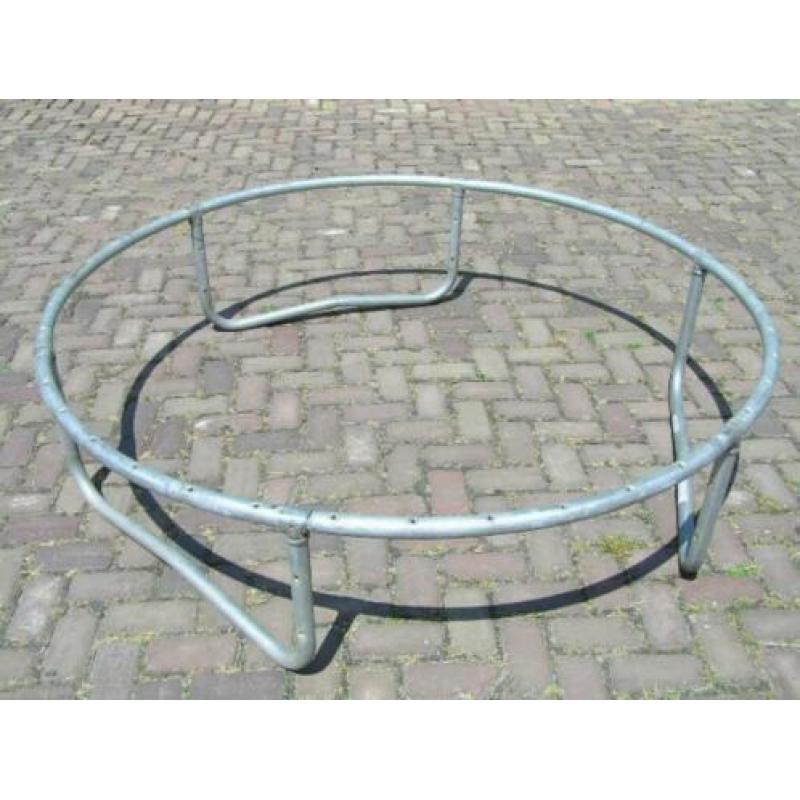 Prima trampoline en ook onderdelen zoals veren, net