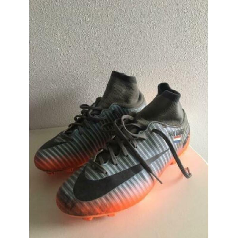 Nike voetbalschoenen mercurial mt. 38