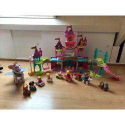 Vtech vrolijke vriendjes droomkasteel en heel veel accessoir