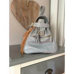 Luxe nieuwe tas van dik rundleer met koeienhuid Cha.