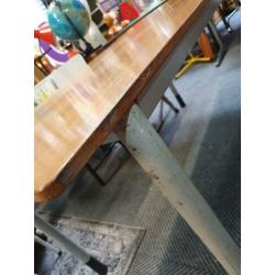 stoere vintage industriele tafel