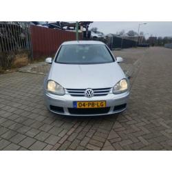 Volkswagen Golf 1.6 16V FSI met nieuwe apk
