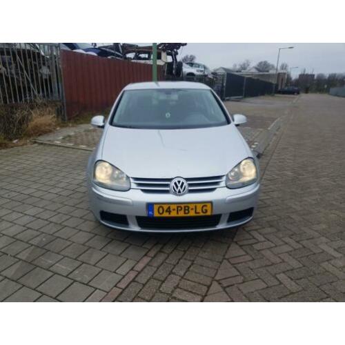 Volkswagen Golf 1.6 16V FSI met nieuwe apk