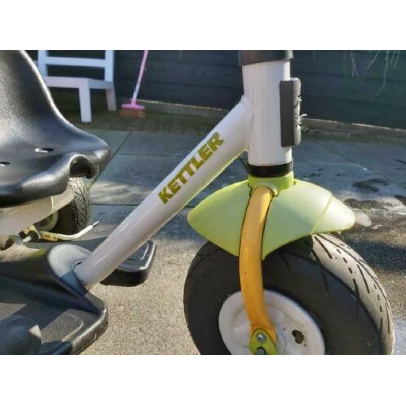 Zeer stevige driewieler met stang.