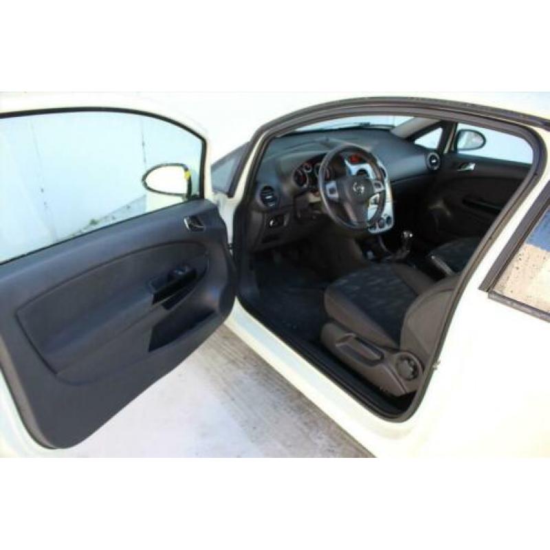 OPEL Corsa 1.2 16V 3D Edition