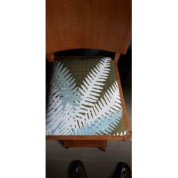 Twee vintage stoelen