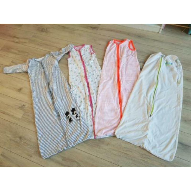 4 zomerslaapzakken 3x 86-104 HEMA 1x110 funnies