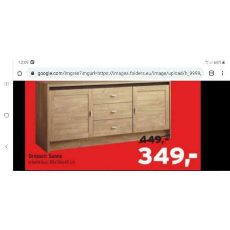 Hele set. Vitrine kast. Eet tafel. Lade kast en dressoir.