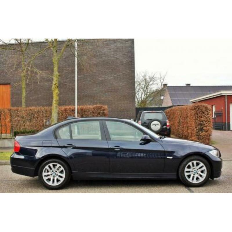 BMW 3-serie 318i Business Line AUTOMAAT, CLIMA, CRUISE, NAVI