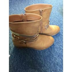 Beige caramel kleur in goede staat maat 38