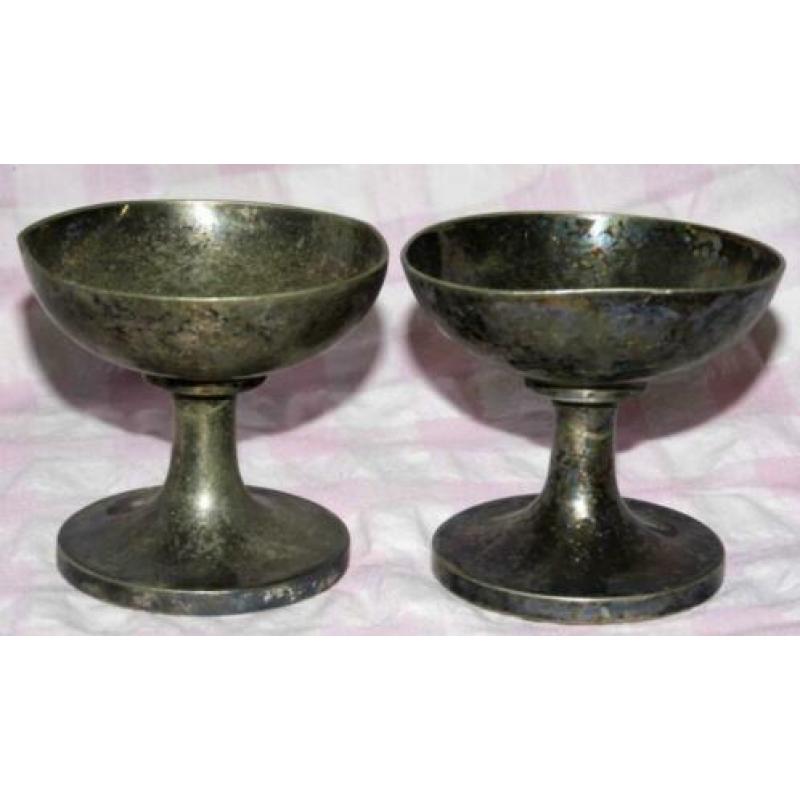 2 Oude nikkelzilver ijscoupes Gebr. Lipcke Berlijn (1074)