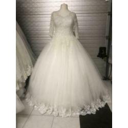 prinses model 44-46-48 maat kant bruidsjurk