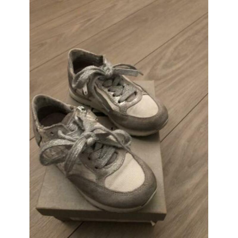 Hip sneakers mt 26
