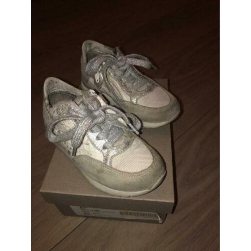 Hip sneakers mt 26