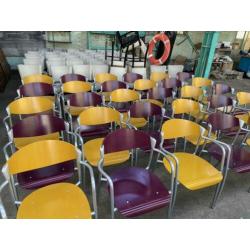 Partij van 30 stoelen