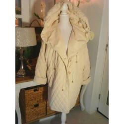 Oversized creme parka van Marc Cain, maat: 38-40 / nr.3.