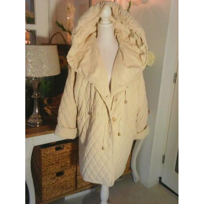 Oversized creme parka van Marc Cain, maat: 38-40 / nr.3.