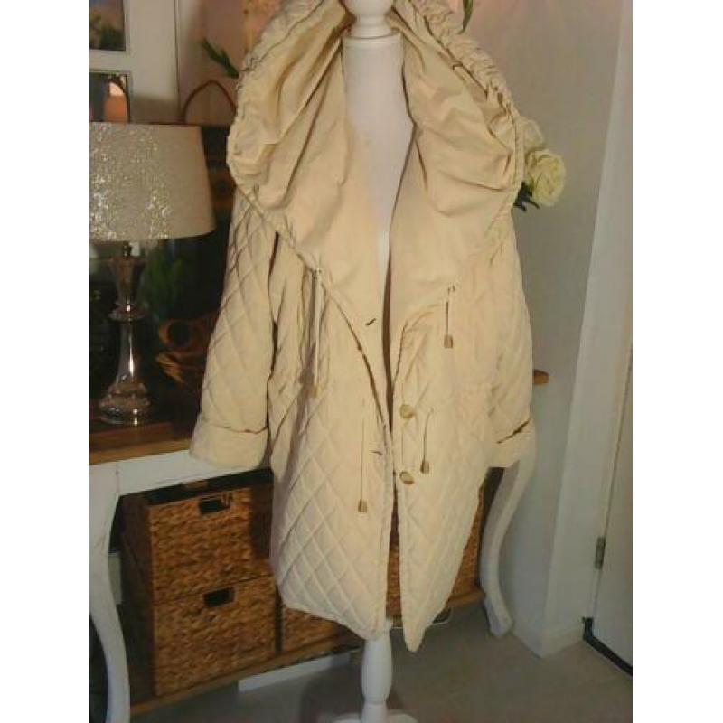 Oversized creme parka van Marc Cain, maat: 38-40 / nr.3.