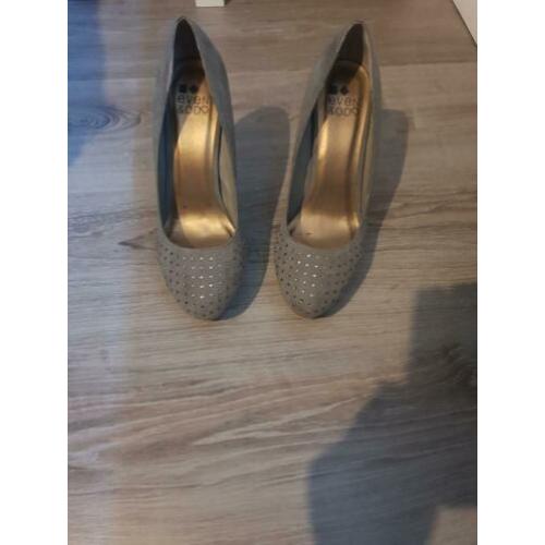 Grijze pumps mrt steentjes!!!