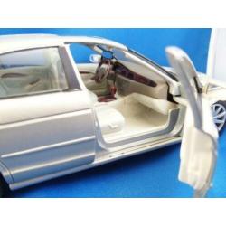 te koop Jaguar S- type Goud (beige) schaal 1:18