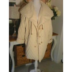 Oversized creme parka van Marc Cain, maat: 38-40 / nr.3.