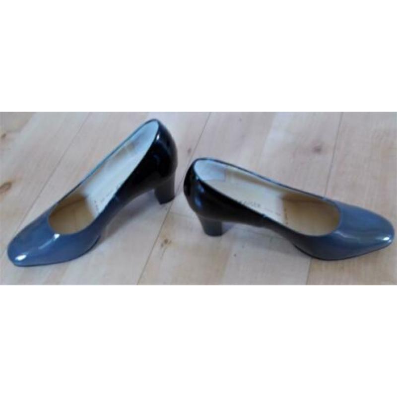 Mooie en aparte zwart/grijze lak pumps van Peter Kaiser! 38