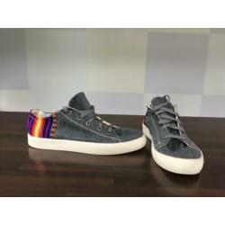 handgemaakte sneakers mt 42