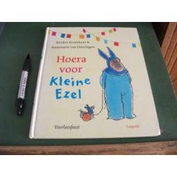 0753 / rindert kromhout / Hoera voor kleine ezel