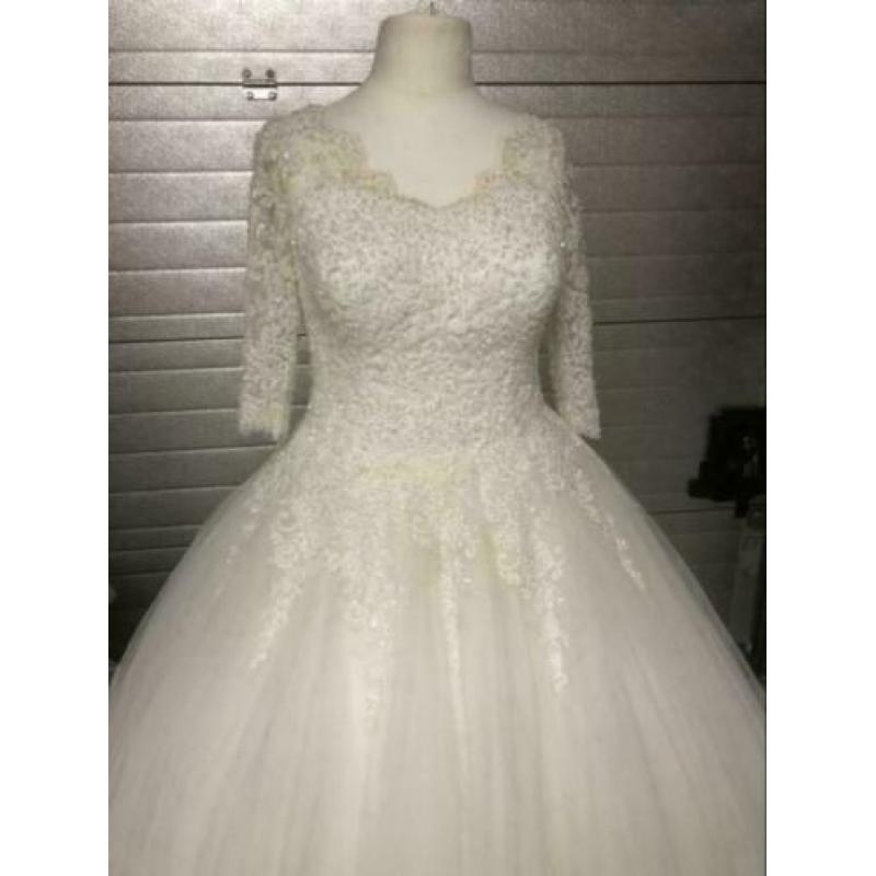 prinses model 44-46-48 maat kant bruidsjurk