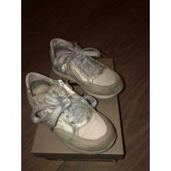 Hip sneakers mt 26