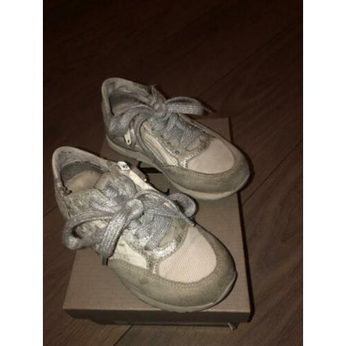 Hip sneakers mt 26