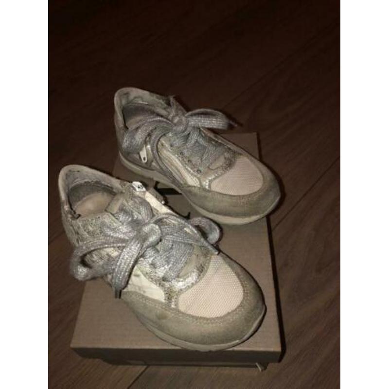 Hip sneakers mt 26