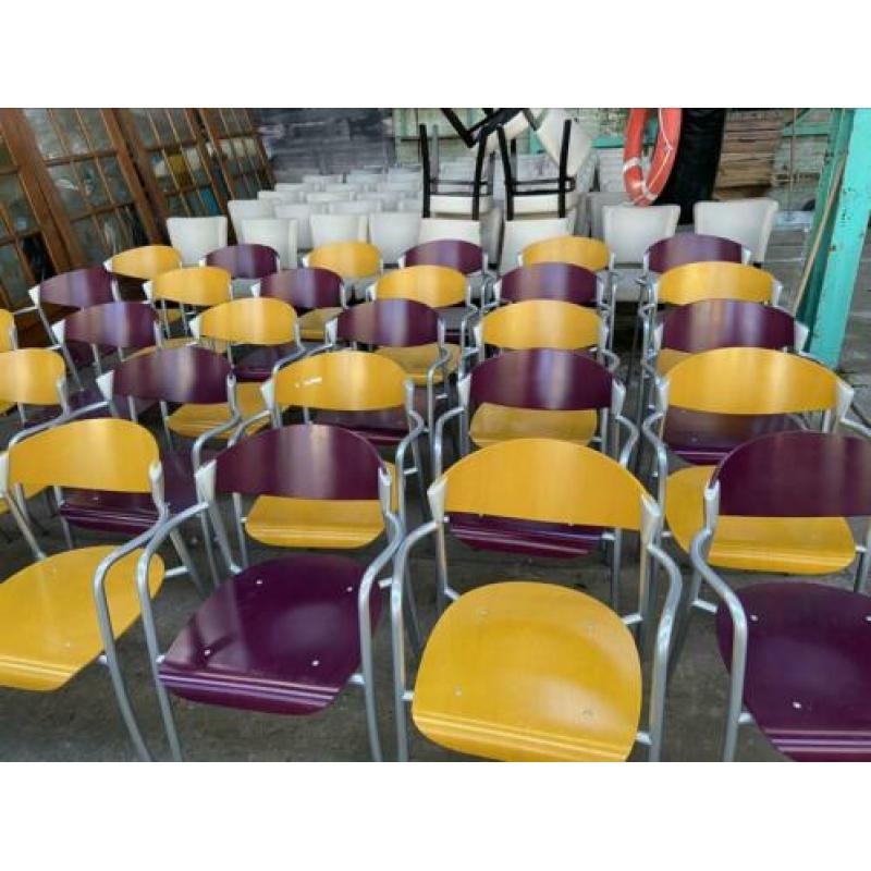 Partij van 30 stoelen